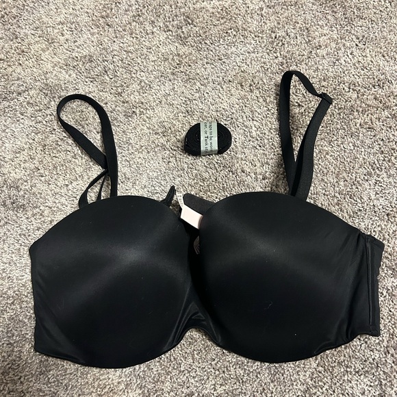 Victoria's Secret Other - Victoria’s Secret strapless bra size 38D